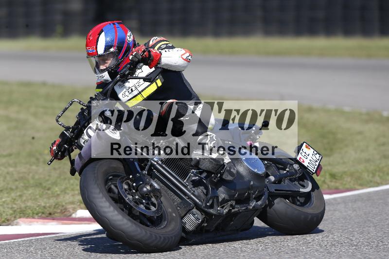 Archiv-2025/49 26.08.2025 Cornu Master School ADR/blau-bleu/0-1